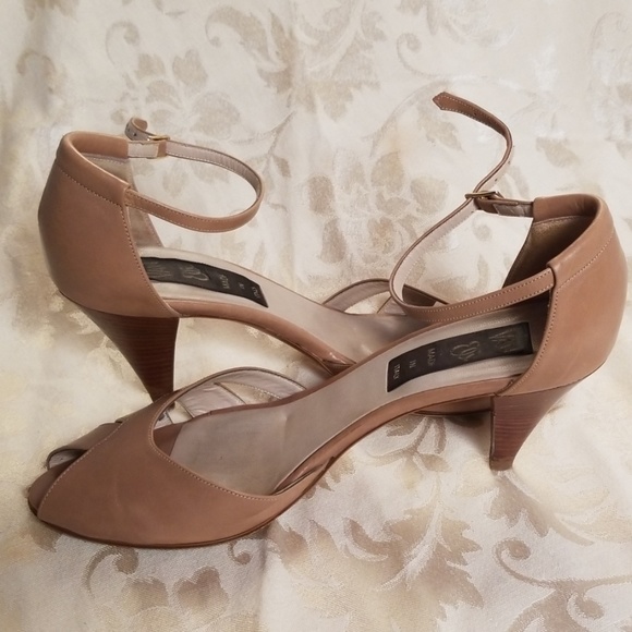 Vaneli Brown Leather Peeptoe Heels with Buckle - Picture 1 of 3